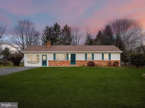 109 White Pine Cir, Stephens City, VA 22655