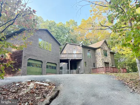 296 Chickadee Ln, Winchester, VA 22603