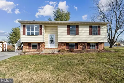 202 Crest Cir, Winchester, VA 22602