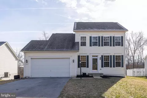 1011 W Masters Dr, Cross Junction, VA 22625