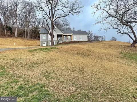 146 Broomsedge Ln, Winchester, VA 22602
