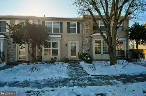 302 Chatham Sq, Winchester, VA 22601