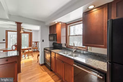 353 Wrights Run Ln, White Post, VA 22663 photo 9