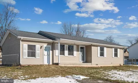 103 Mystic Ct, Stephens City, VA 22655