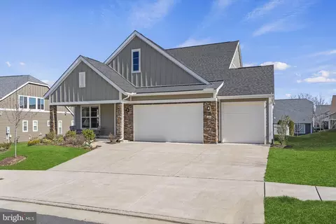 109 Nuthatch Dr, Lake Frederick, VA 22630