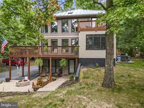 512 Northwood Cir, Cross Junction, VA 22625