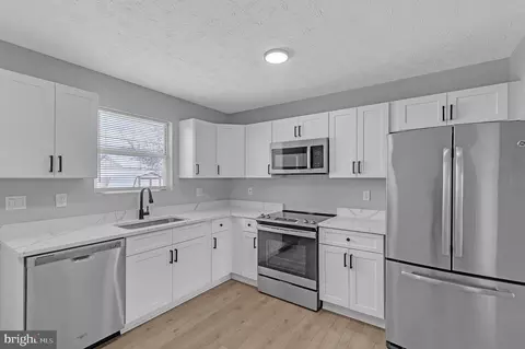 108 Johnston Dr, Winchester, VA 22603