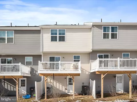 Exterior - 145 Grand St, Middletown, VA 22645 photo 5 of 6