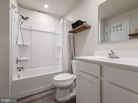 Bath - 145 Grand St, Middletown, VA 22645 photo 3 of 3