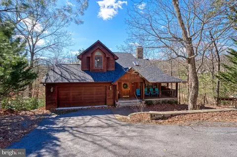 225 Lakeview Dr, Cross Junction, VA 22625