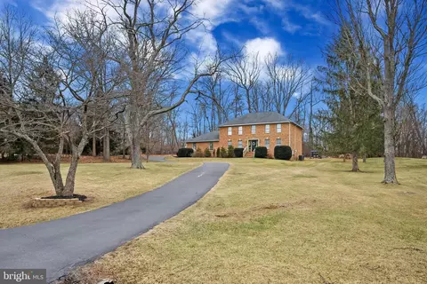 106 Launchris Dr, Winchester, VA 22602