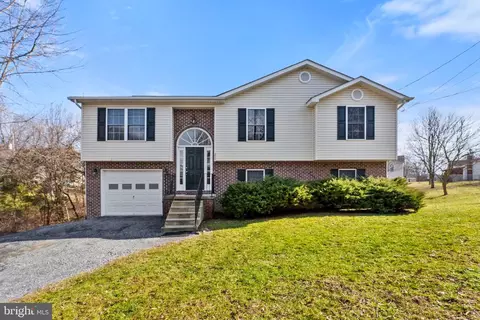 209 Ridgefield Ave, Stephens City, VA 22655