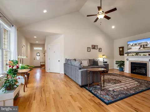 107 Bleeding Heart Dr, White Post, VA 22663 photo 13