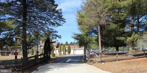 111 Overlook Rd, Gore, VA 22637