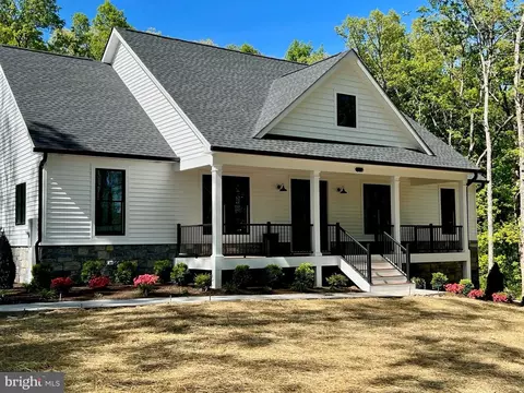 201 Cannery Ridge Ln, Cross Junction, VA 22625