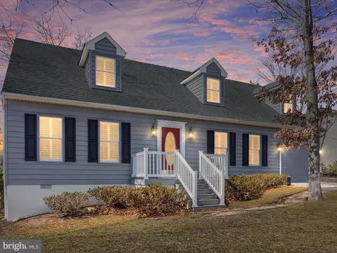 158 Lake Holiday Rd, Cross Junction, VA 22625