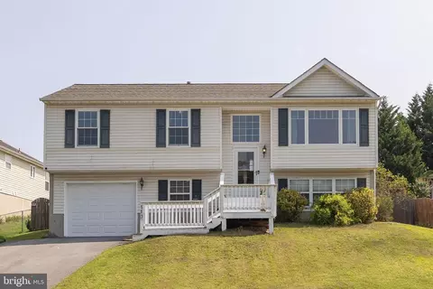 110 Hill Valley Dr, Winchester, VA 22602
