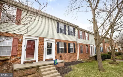 121 Parkside Dr, Winchester, VA 22602