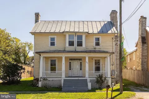 7924 Main St, Middletown, VA 22645