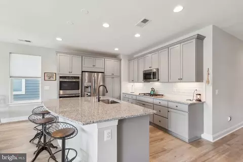 108 Witherod Ct, Lake Frederick, VA 22630 photo 3