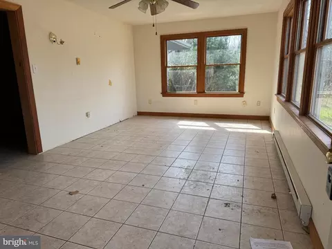 Living - 6731 Middle Rd, Middletown, VA 22645 photo 1 of 20