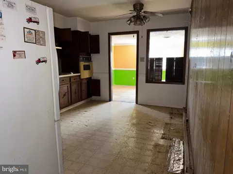 Entry Way - 6731 Middle Rd, Middletown, VA 22645 photo 1 of 6