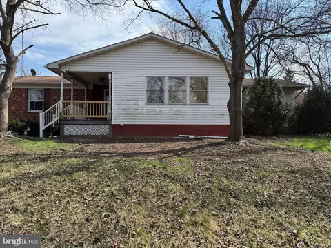 Exterior - 6731 Middle Rd, Middletown, VA 22645 photo 6 of 8