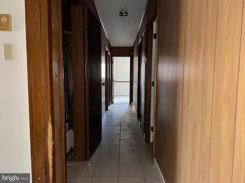 Entry Way - 6731 Middle Rd, Middletown, VA 22645 photo 5 of 6