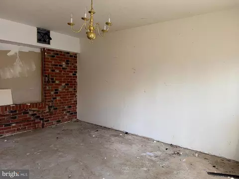 Living - 6731 Middle Rd, Middletown, VA 22645 photo 18 of 20