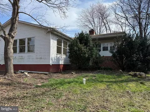 Exterior - 6731 Middle Rd, Middletown, VA 22645 photo 7 of 8