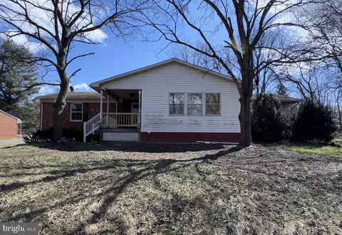 6731 Middle Rd, Middletown, VA 22645