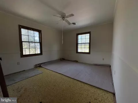 Bedroom - 6731 Middle Rd, Middletown, VA 22645 photo 5 of 15