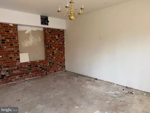 Living - 6731 Middle Rd, Middletown, VA 22645 photo 19 of 20