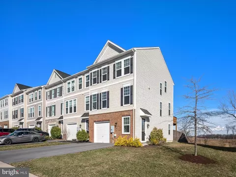160 Solara Dr, Winchester, VA 22602