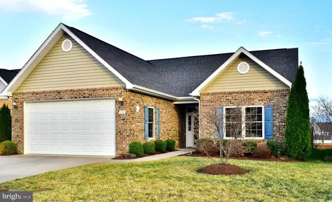 112 Sadi Ct, Stephens City, VA 22655