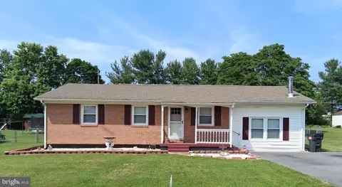 113 Meadowlark Ln, Stephens City, VA 22655
