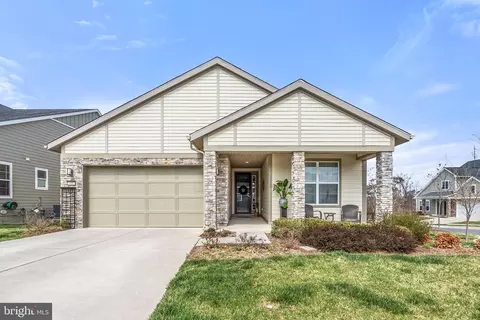100 Gadwell Ln, Lake Frederick, VA 22630
