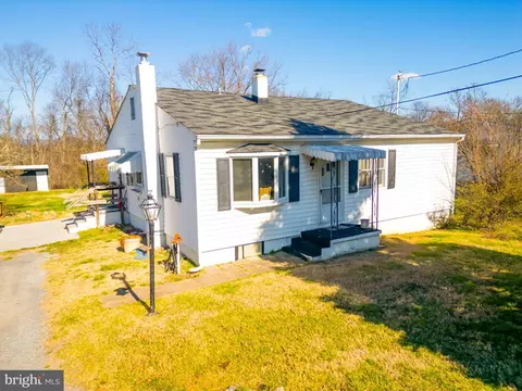 6712 Valley Pike, Middletown, VA 22645