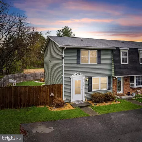 1098 Filbert St, Stephens City, VA 22655