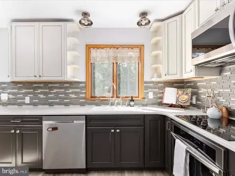 Kitchen - 214 Walnut Dr, Clear Brook, VA 22624 photo 3 of 5