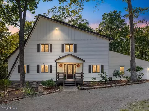 214 Walnut Dr, Clear Brook, VA 22624