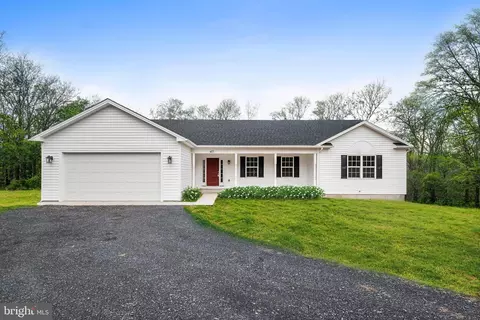 477 N Timber Ridge Rd, Cross Junction, VA 22625