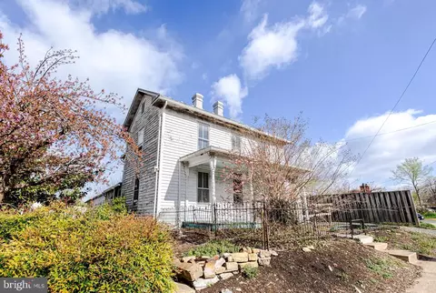 5285 Germain St, Stephens City, VA 22655