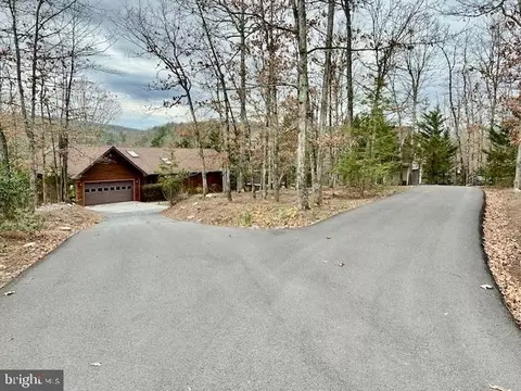 106 Vista Ct, Cross Junction, VA 22625