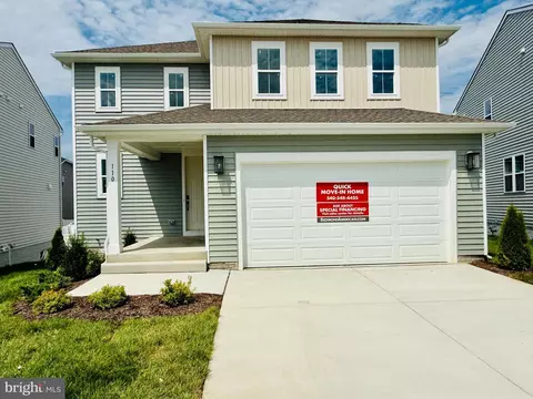 110 Midsummer Ln, Middletown, VA 22645