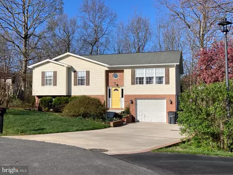 105 Blanche Cir, Winchester, VA 22602