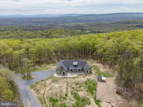 761 Fall Run Ln, Winchester, VA 22602