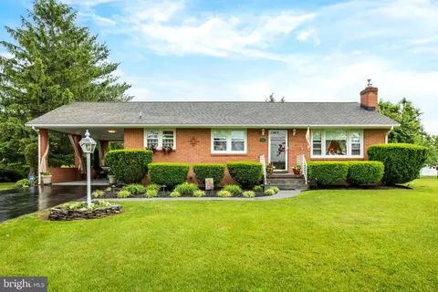 1085 Greenwood Rd, Winchester, VA 22602