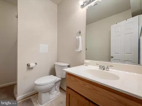 Bath - 108 Eagle Dr, Cross Junction, VA 22625 photo 4 of 4