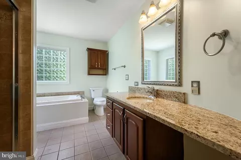 Bath - 232 Devland Dr, Winchester, VA 22603 photo 2 of 5